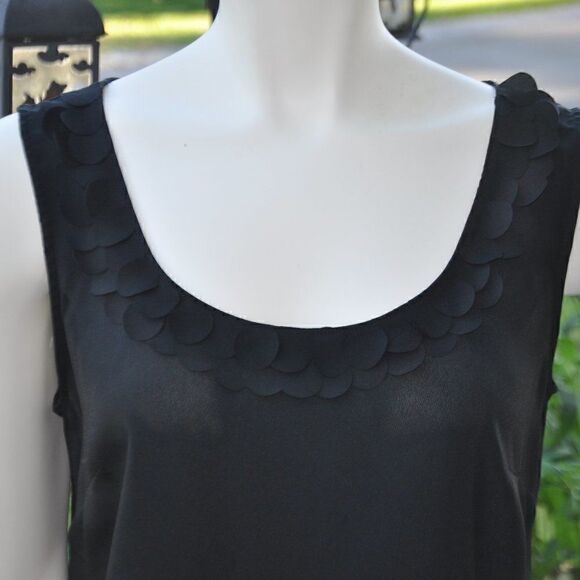 Thank you. Please see other items in my closet. - Picture 3 of 5